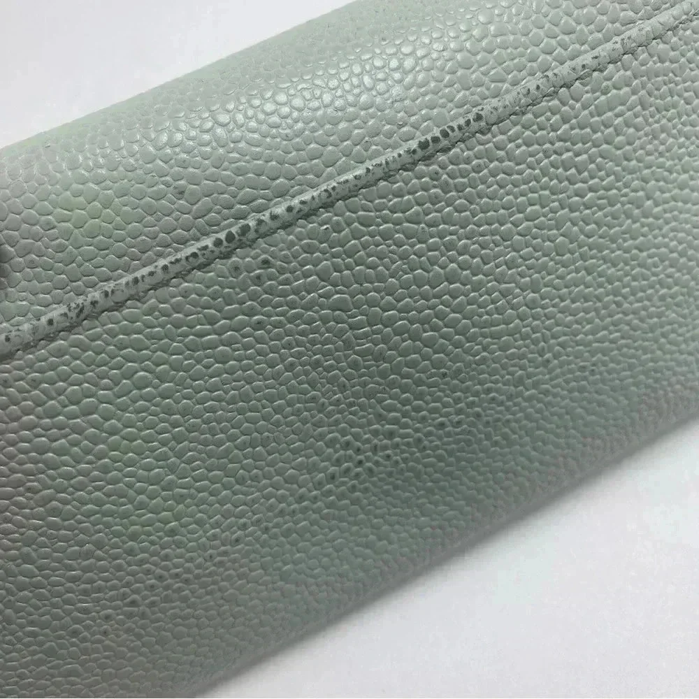 Henri Bendel pebbled leather wallet gold accent bendelgirl